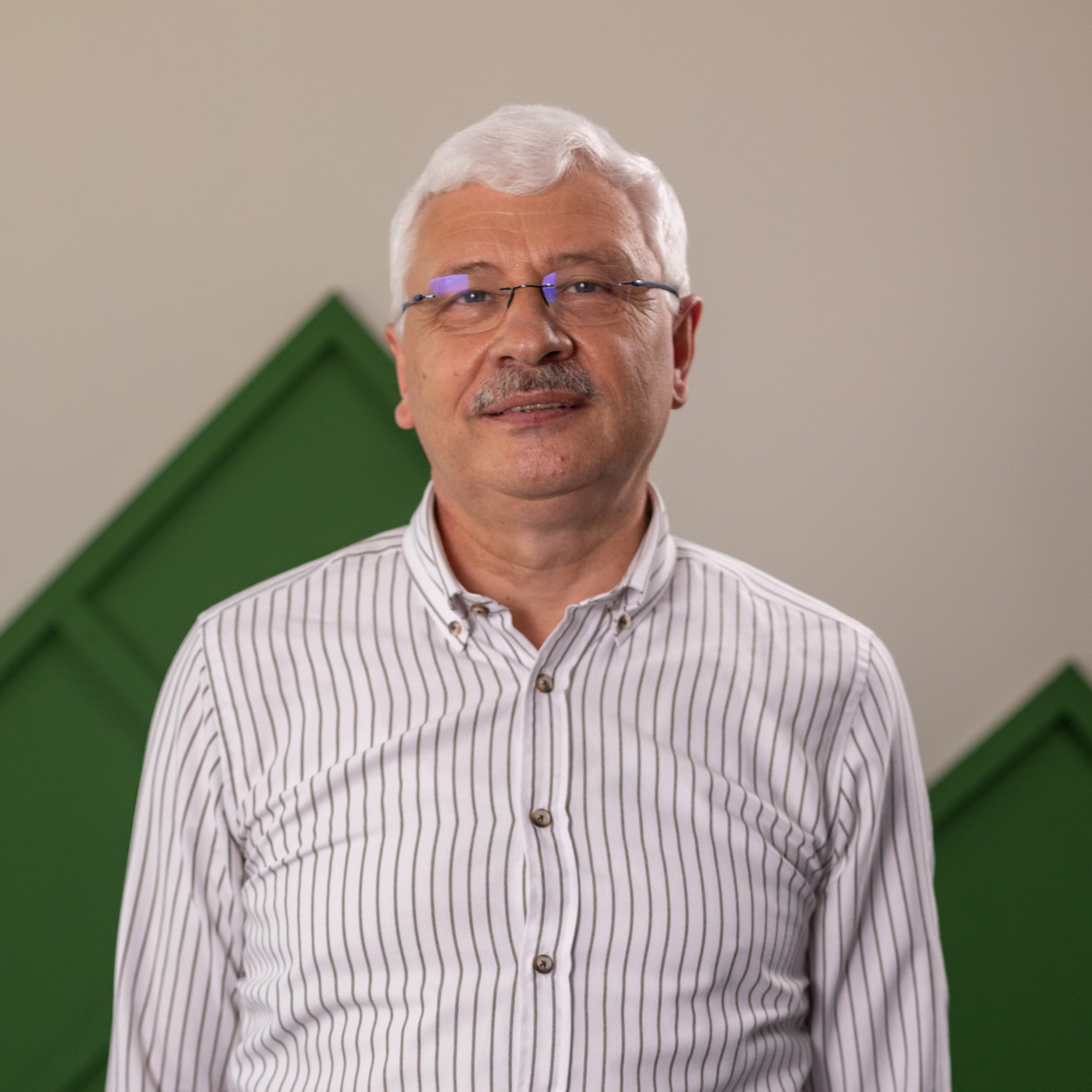 Despre noi - Liviu Caprar scaled