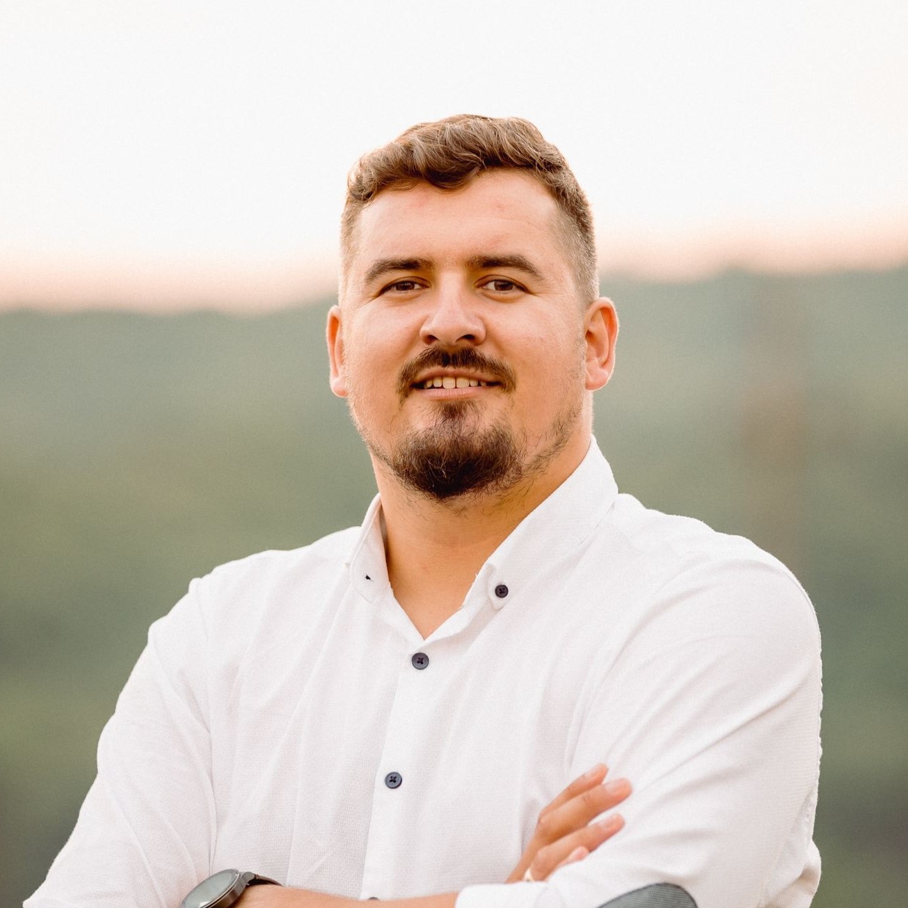 Despre noi - Nelutu Iubas1